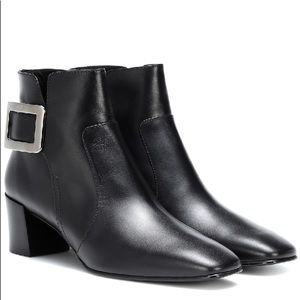 ROGER VIVIER Polly Leather Side-buckle Ankle Boots in Black